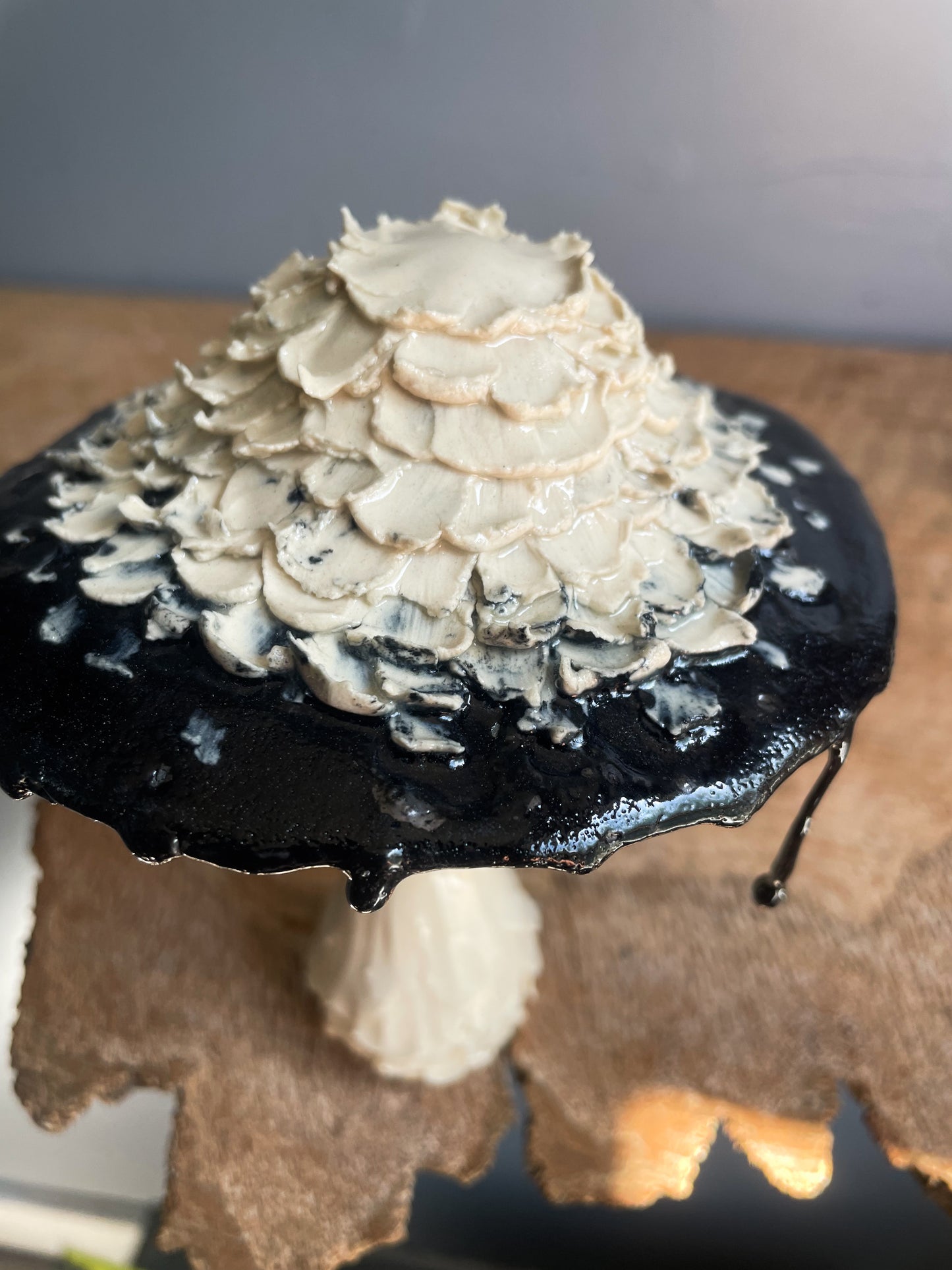 Small Shaggy Ink Cap Spore Dispersal Incense Burner ( mixed media )🖤
