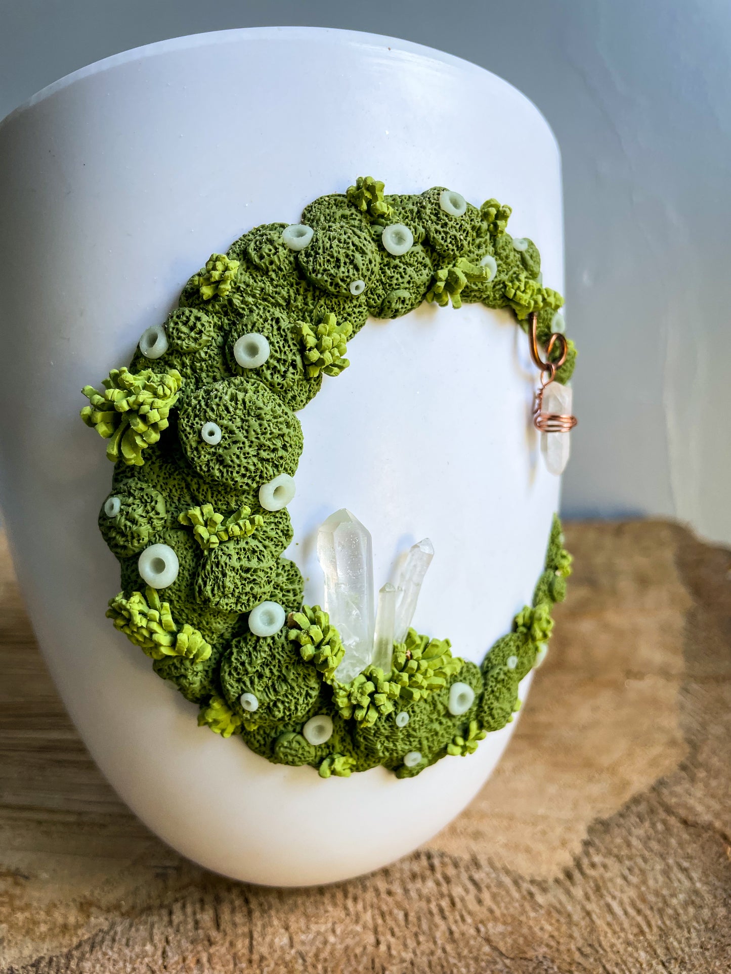 5 inch plastic WALL MOUNTED GLOW in the dark Mossy moon planter/pot. Has drainage